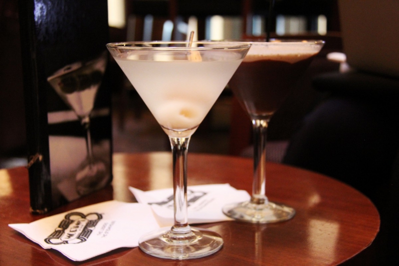 brasserie-GREOLIERES-min_martini_bar_lychee_chocolate_alcohol_liquor_happy_hour_happy-910161